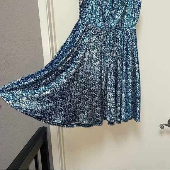 2/$30  Avery Velvet Flare Mini Spaghetti Strap Floral Surplice Dress Size Large - Picture 6 of 8